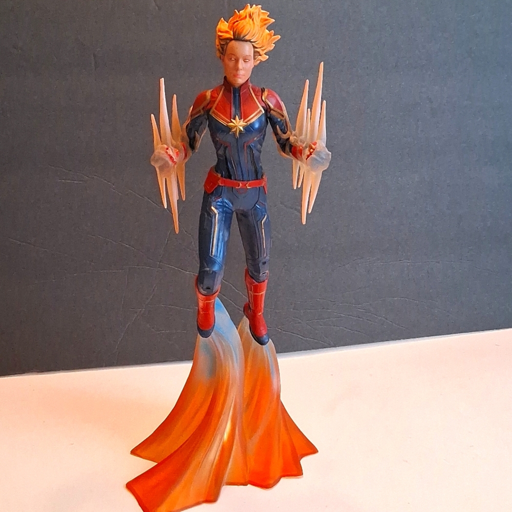 Captain Marvel Binary Force Marvel Gallery  Statue 2019